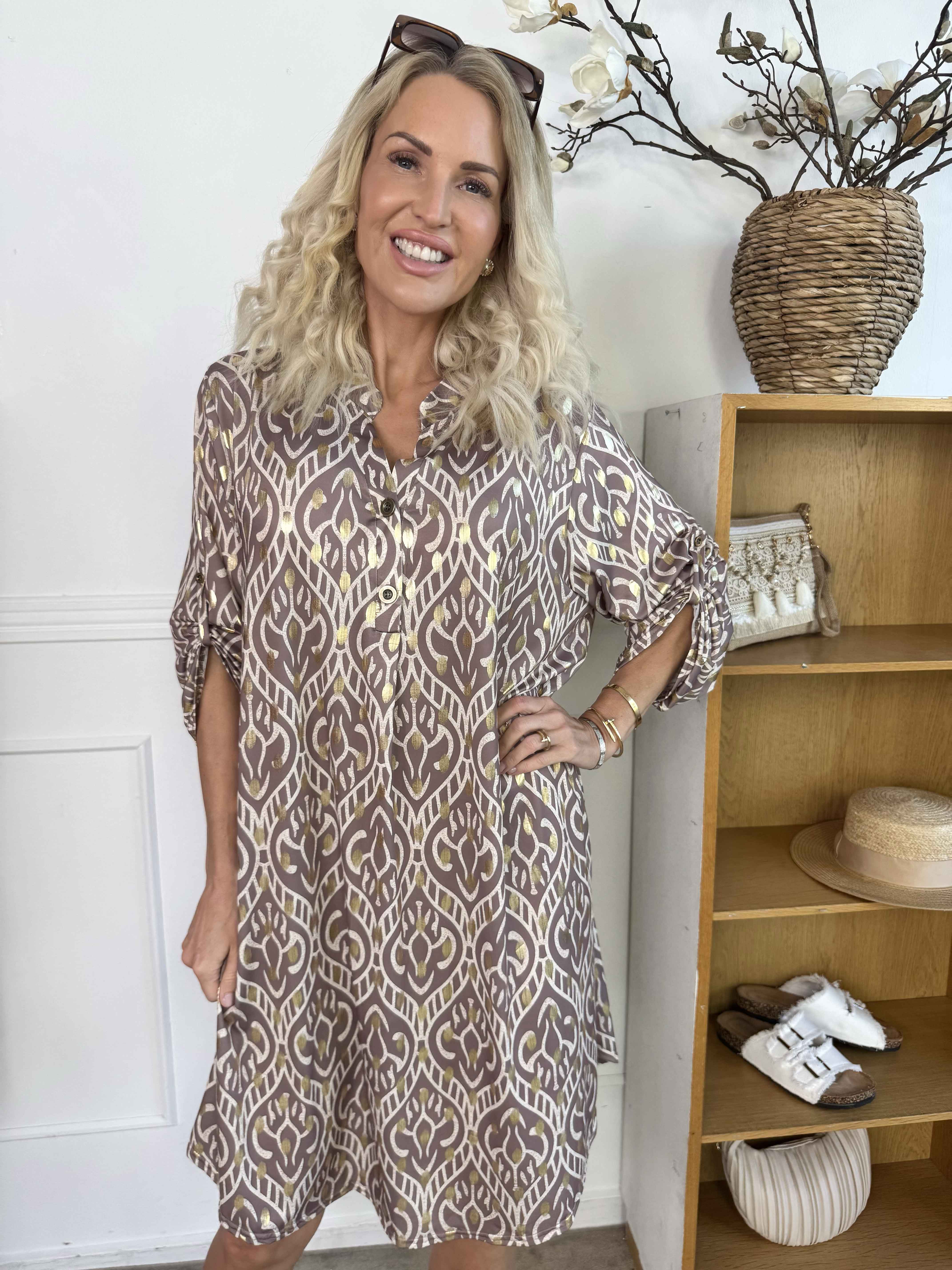 Ebba Boho Long - Elastisk mønstret kjole med guld prikker